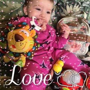 Meet your Posher, Adrienne